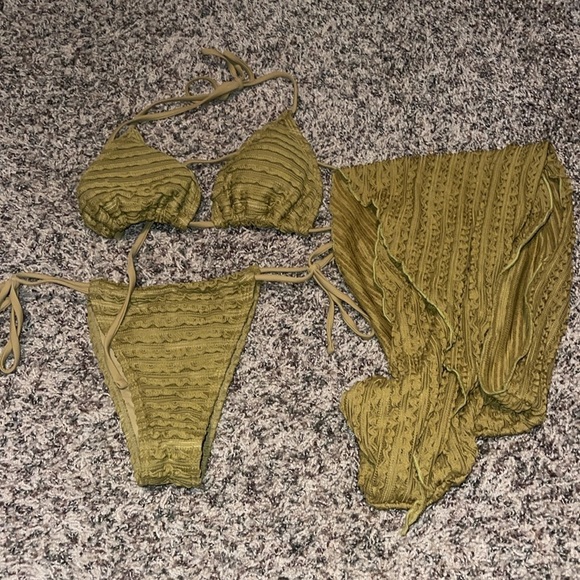 SHEIN Swim Basics Summer Beach Smocked Halter Triangle Bikini Set With Skirt - Picture 5 of 9